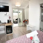 Island -sea View & Suites- Bed & Breakfast 4*
