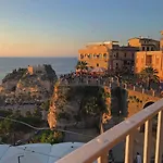 Island -sea View & Suites- 4* Tropea