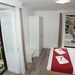 Bed & Breakfast Island -sea View & Suites-