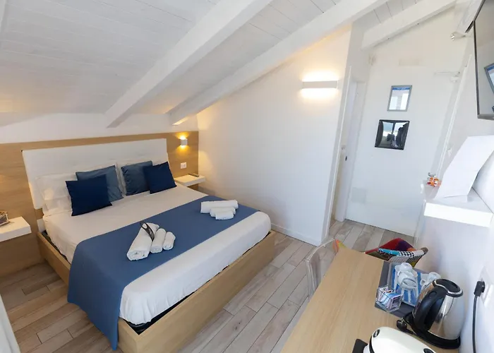 ベッド・アンド・ブレックファスト Island -sea View & Suites- 4*