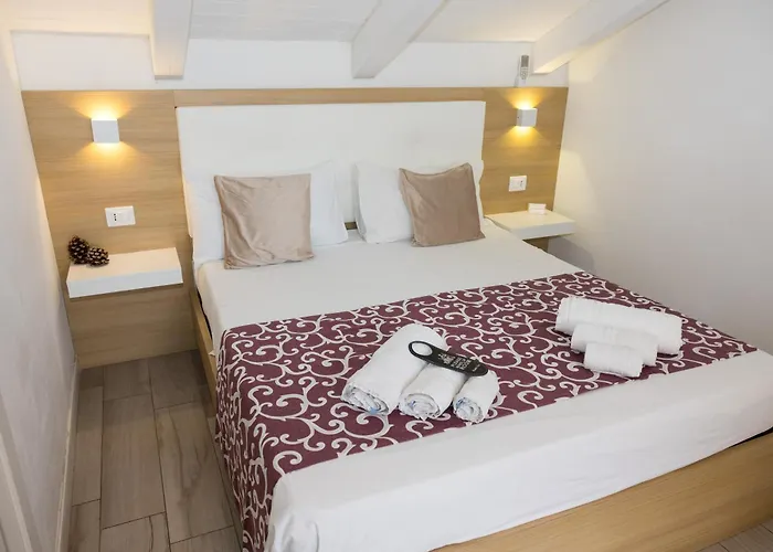 Island -sea View & Suites- 4* トロペーア