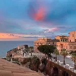 Frühstückspension Island -sea View & Suites- 4*