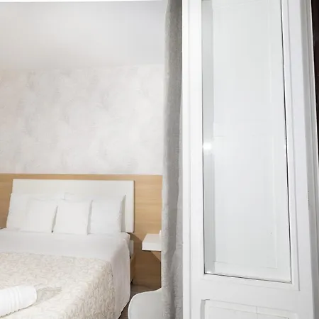 Island -sea View & Suites- فندق مبيت وإفطار