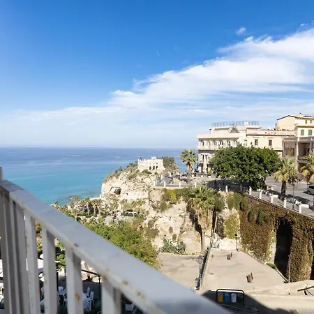 فندق مبيت وإفطار Island -sea View & Suites-