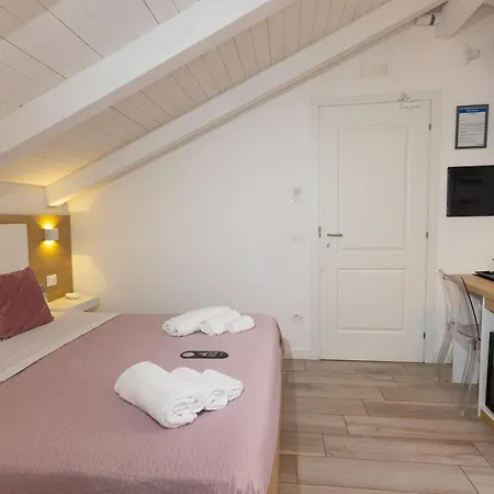 Island -sea View & Suites-