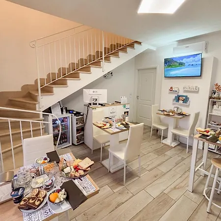 Island -sea View & Suites- فندق مبيت وإفطار