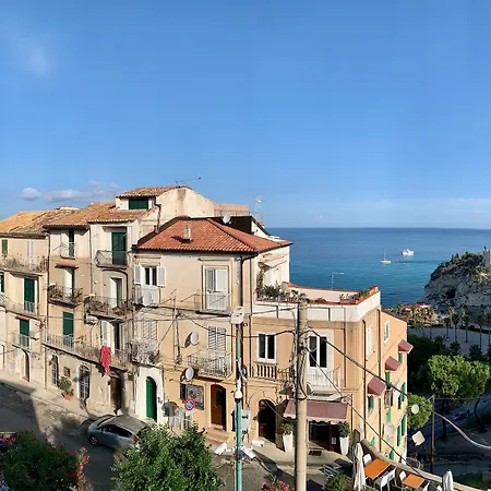 Island -sea View & Suites- فندق مبيت وإفطار تروبيا