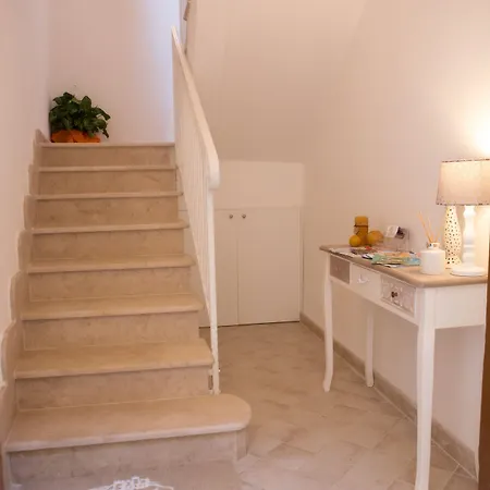 Island -sea View & Suites- 4* 트로페아