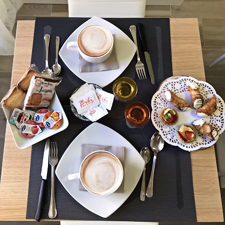 Island -sea View & Suites- تروبيا