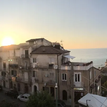 Island -sea View & Suites- 4* 特罗佩阿