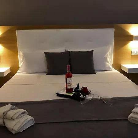 فندق مبيت وإفطار Island -sea View & Suites- 4*