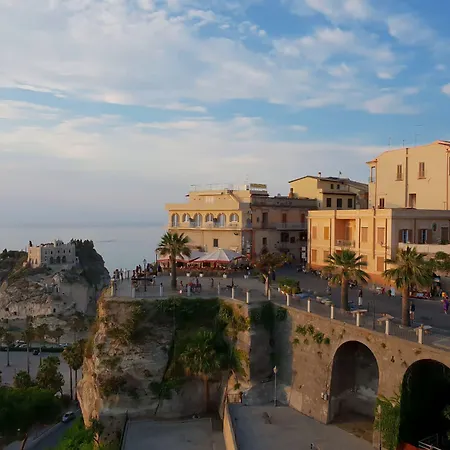 Island -sea View & Suites- Tropea