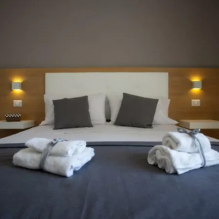 فندق مبيت وإفطار Island -sea View & Suites- تروبيا