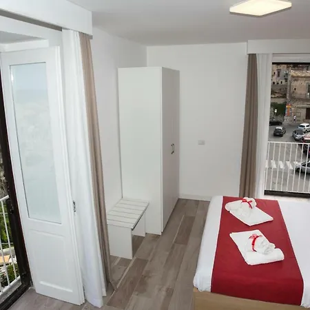 فندق مبيت وإفطار Island -sea View & Suites-