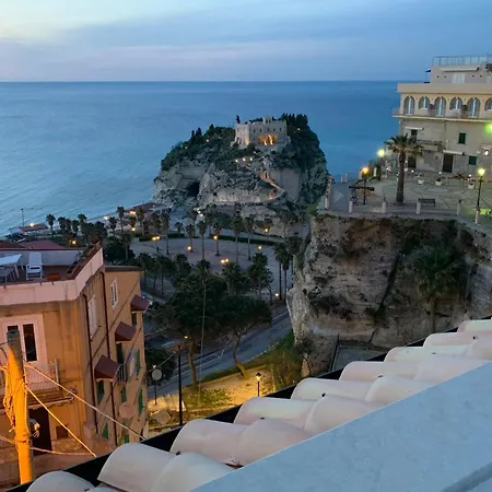 فندق مبيت وإفطار Island -sea View & Suites- تروبيا