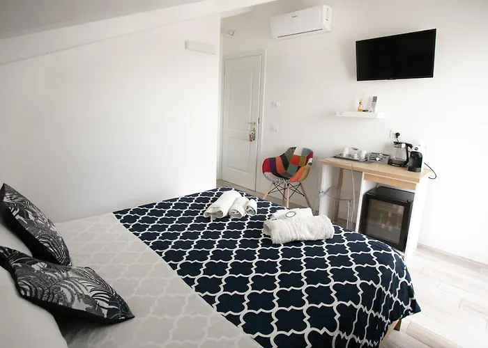 Island -sea View & Suites-