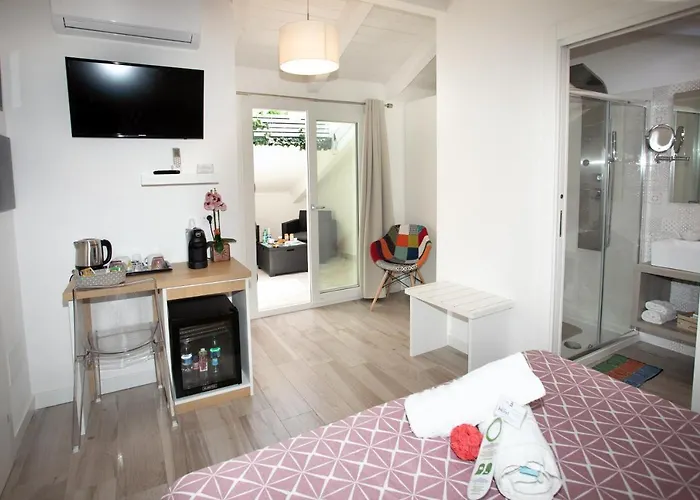 Island -sea View & Suites- Alojamento de Acomodação e Pequeno-almoço 4*