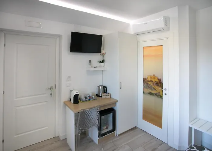 Island -sea View & Suites- Alojamento de Acomodação e Pequeno-almoço Tropea