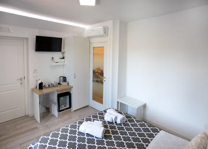 Island -sea View & Suites-