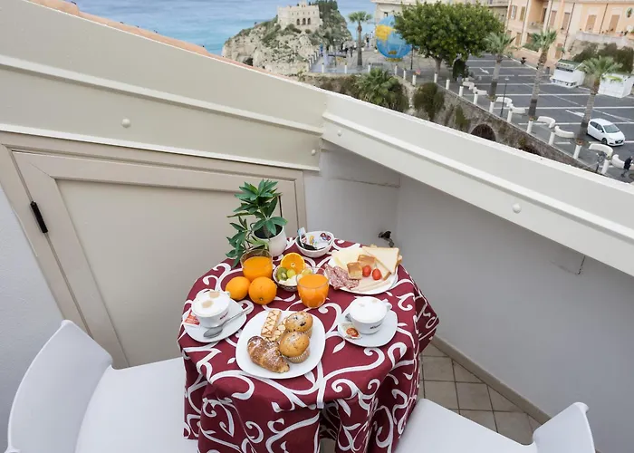 Island -sea View & Suites- 4* Tropea