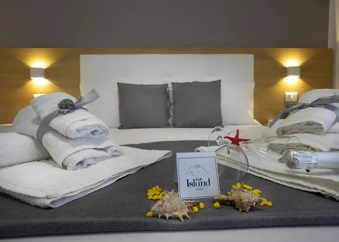 Island -sea View & Suites- Alojamento de Acomodação e Pequeno-almoço Tropea